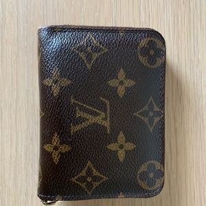 Louis Vuitton monogram zip wallet